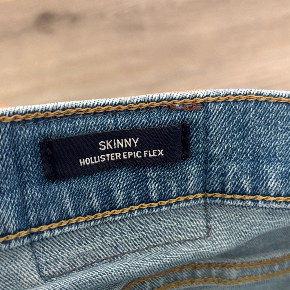 Hollister Skinny Distressed Jeans Sz 33 W x L 32 EUC - Picture 2 of 5